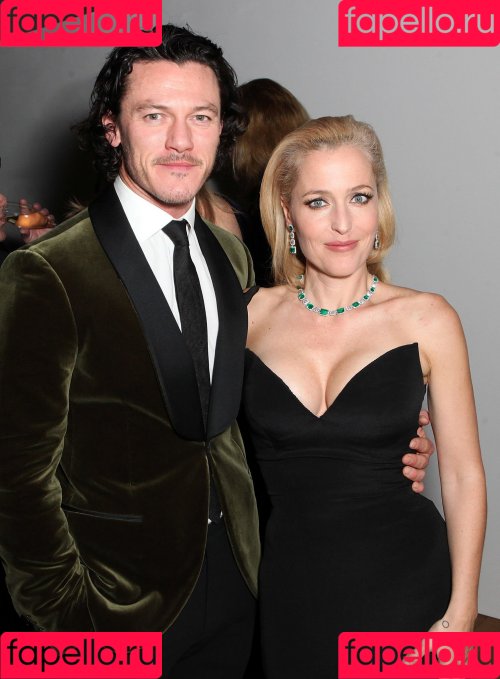 Gillian Anderson Onlyfans Photo Gallery 