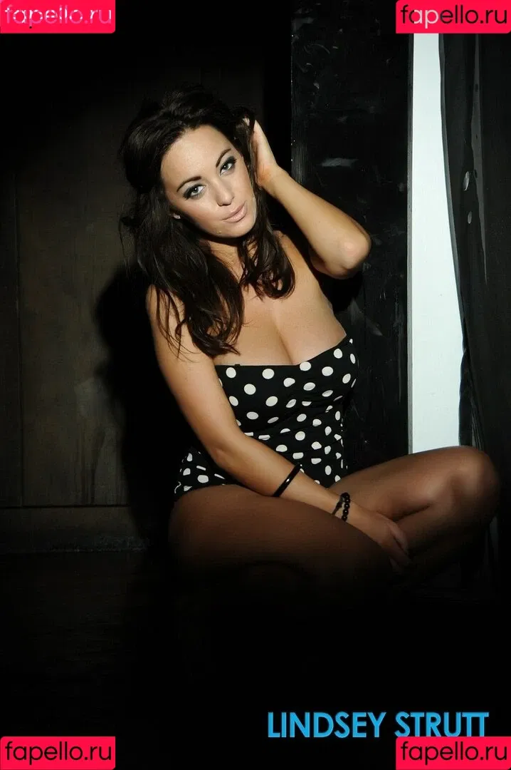 Lindsey Strutt Onlyfans Photo Gallery 