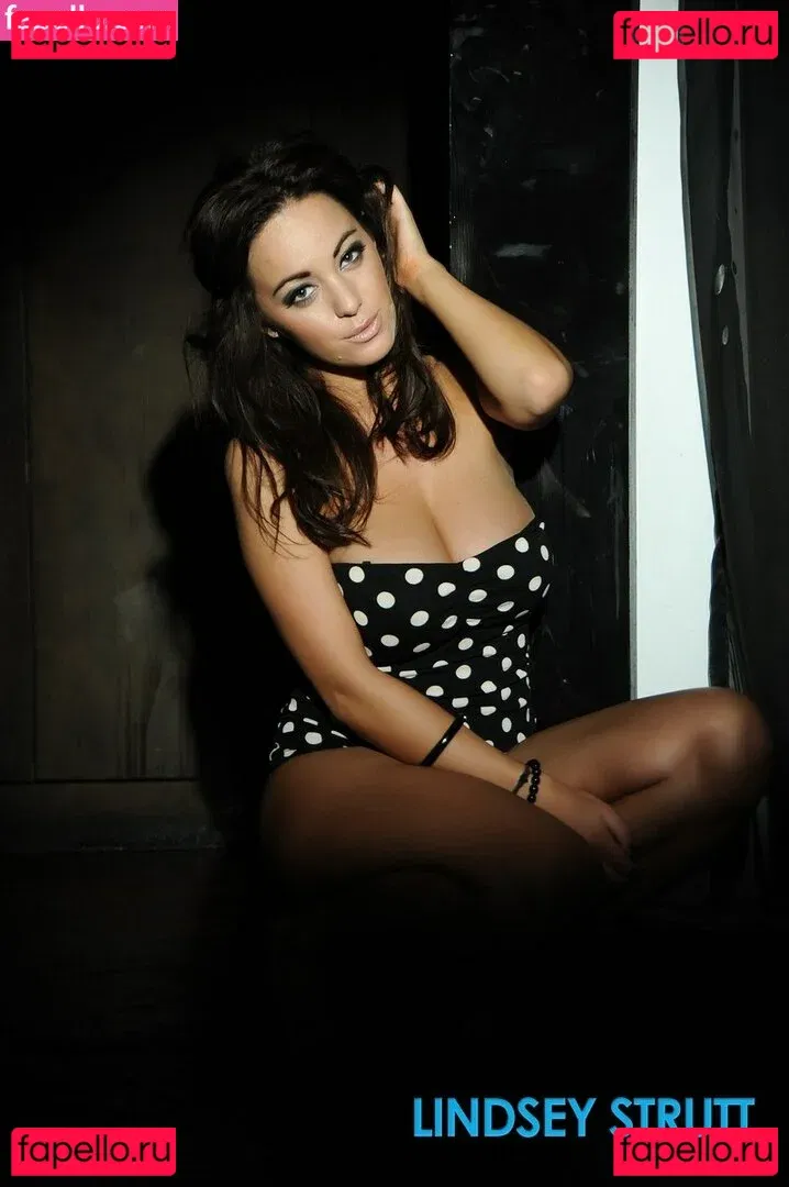 Lindsey Strutt Onlyfans Photo Gallery 