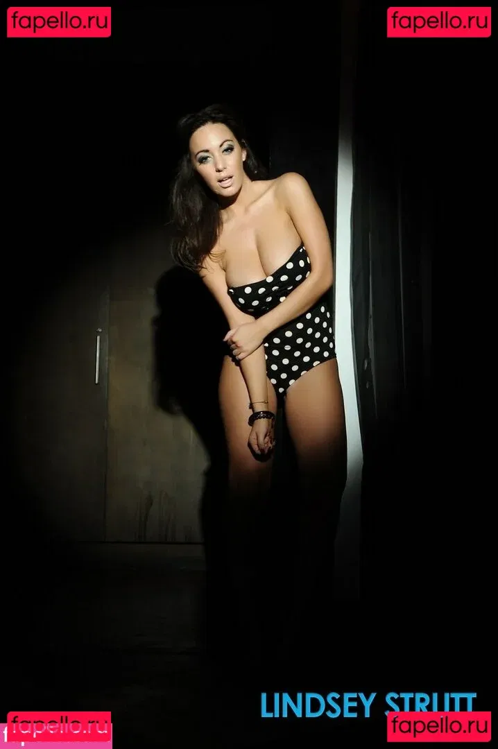 Lindsey Strutt Onlyfans Photo Gallery 
