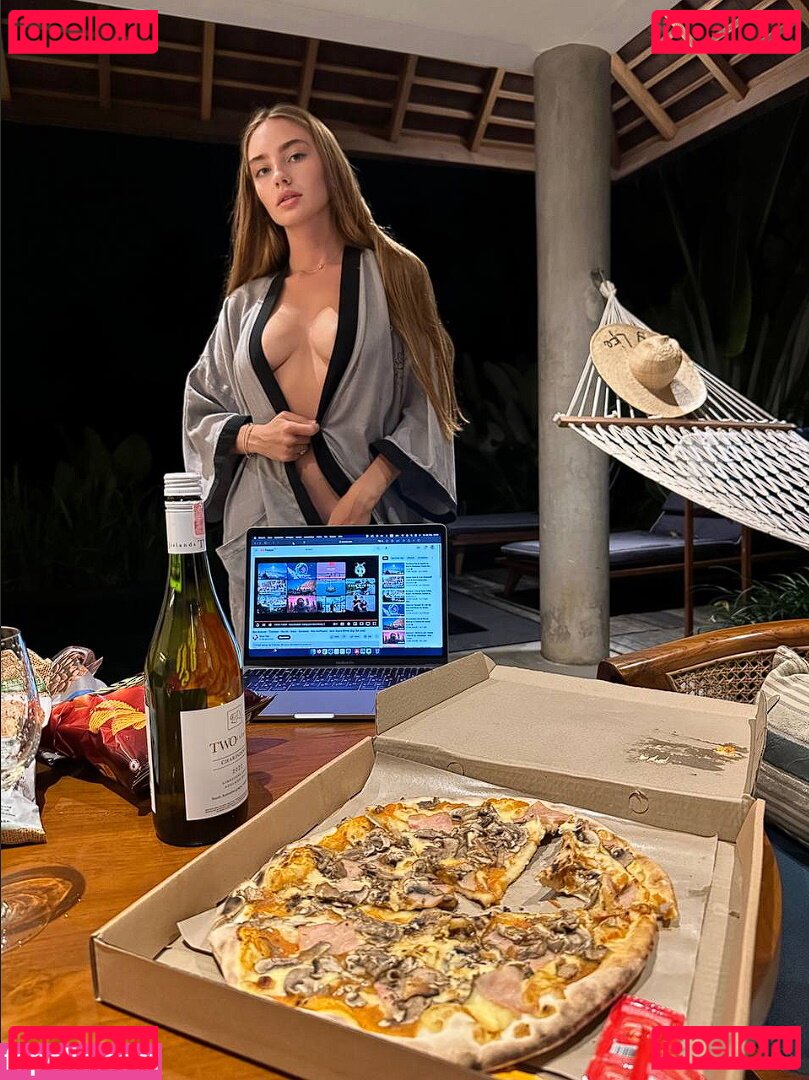 Julia Erokhina / e_r_o_s_h_i_k / eroshik / eroshik.dream Onlyfans Photo Gallery 