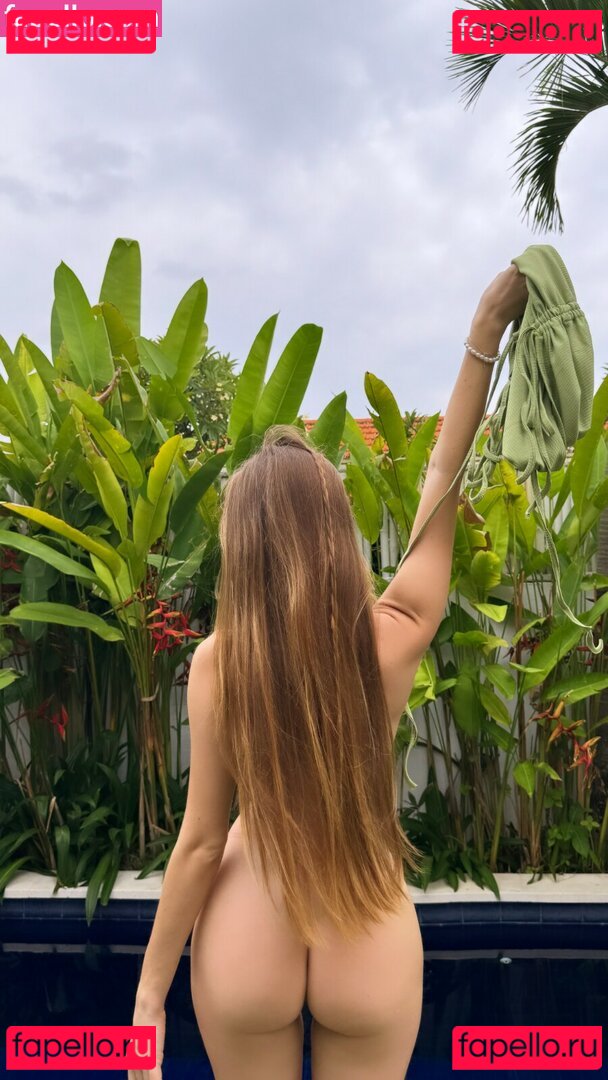 Julia Erokhina / e_r_o_s_h_i_k / eroshik / eroshik.dream Onlyfans Photo Gallery 