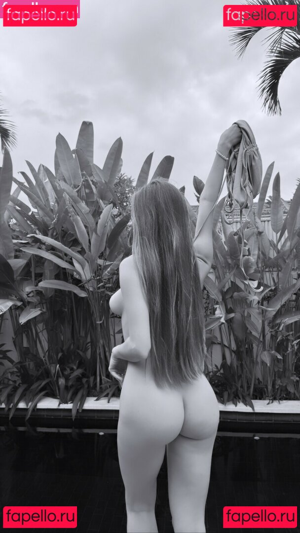 Julia Erokhina / e_r_o_s_h_i_k / eroshik / eroshik.dream Onlyfans Photo Gallery 