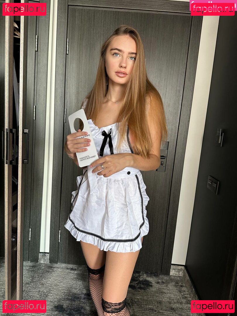 Julia Erokhina / e_r_o_s_h_i_k / eroshik / eroshik.dream Onlyfans Photo Gallery 
