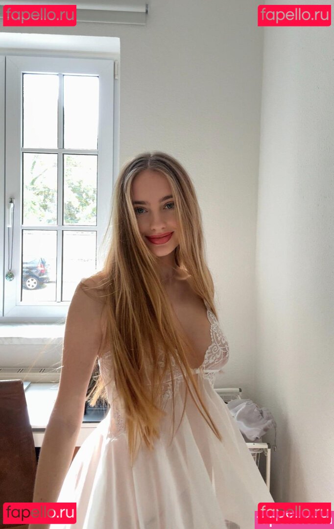 Julia Erokhina / e_r_o_s_h_i_k / eroshik / eroshik.dream Onlyfans Photo Gallery 