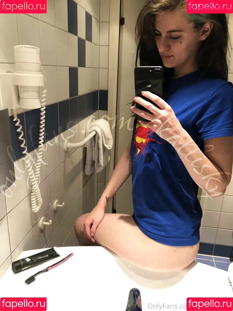 kalliskyfree Onlyfans Photo Gallery 