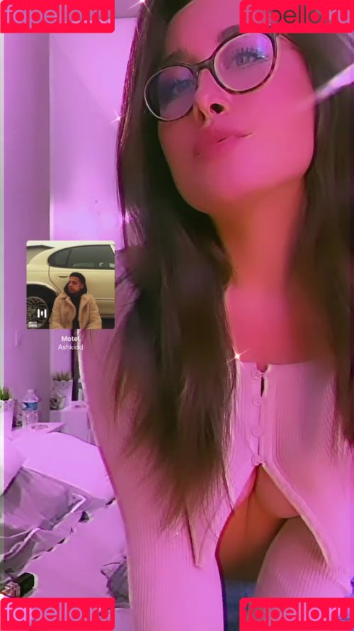 Maëlyss Lepage Onlyfans Photo Gallery 