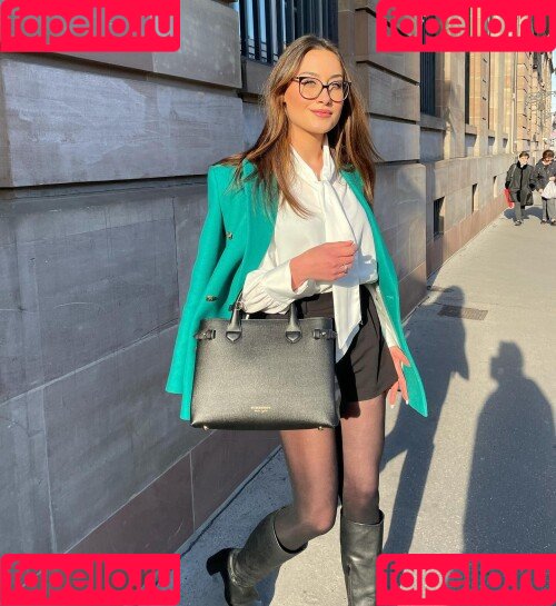 Maëlyss Lepage Onlyfans Photo Gallery 