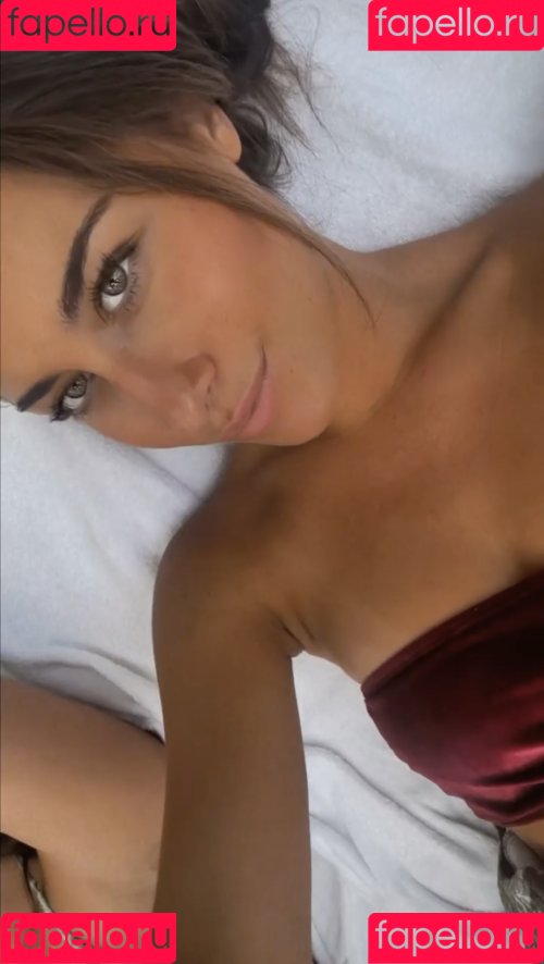 Maëlyss Lepage Onlyfans Photo Gallery 