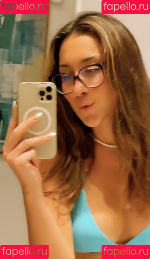 Maëlyss Lepage Onlyfans Photo Gallery 