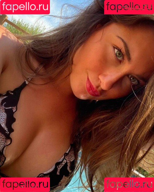 Maëlyss Lepage Onlyfans Photo Gallery 