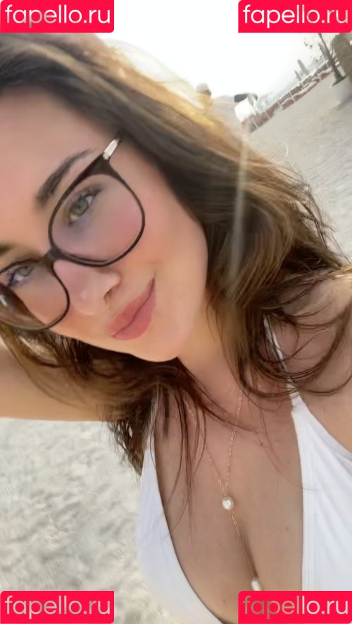 Maëlyss Lepage Onlyfans Photo Gallery 