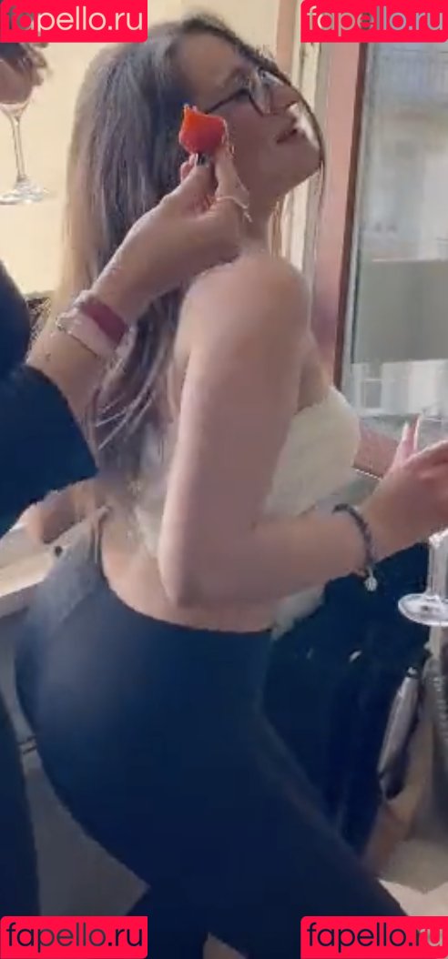 Maëlyss Lepage Onlyfans Photo Gallery 