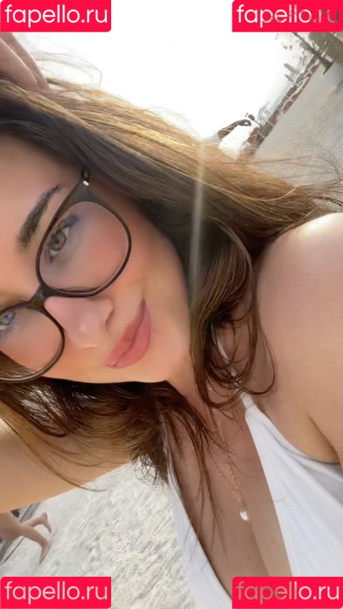 Maëlyss Lepage Onlyfans Photo Gallery 