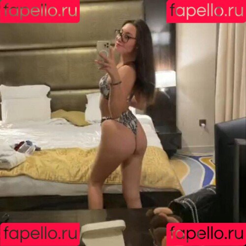 Maëlyss Lepage Onlyfans Photo Gallery 