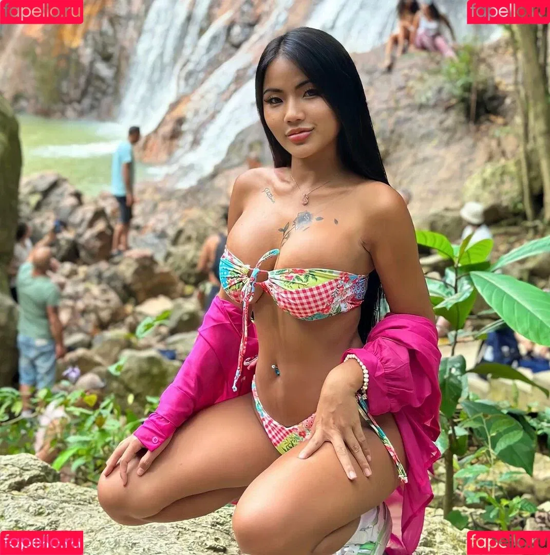 Praew Phatcharin Onlyfans Photo Gallery 