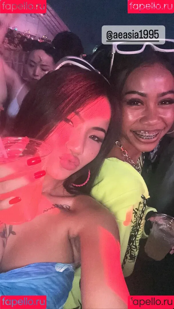 Praew Phatcharin Onlyfans Photo Gallery 