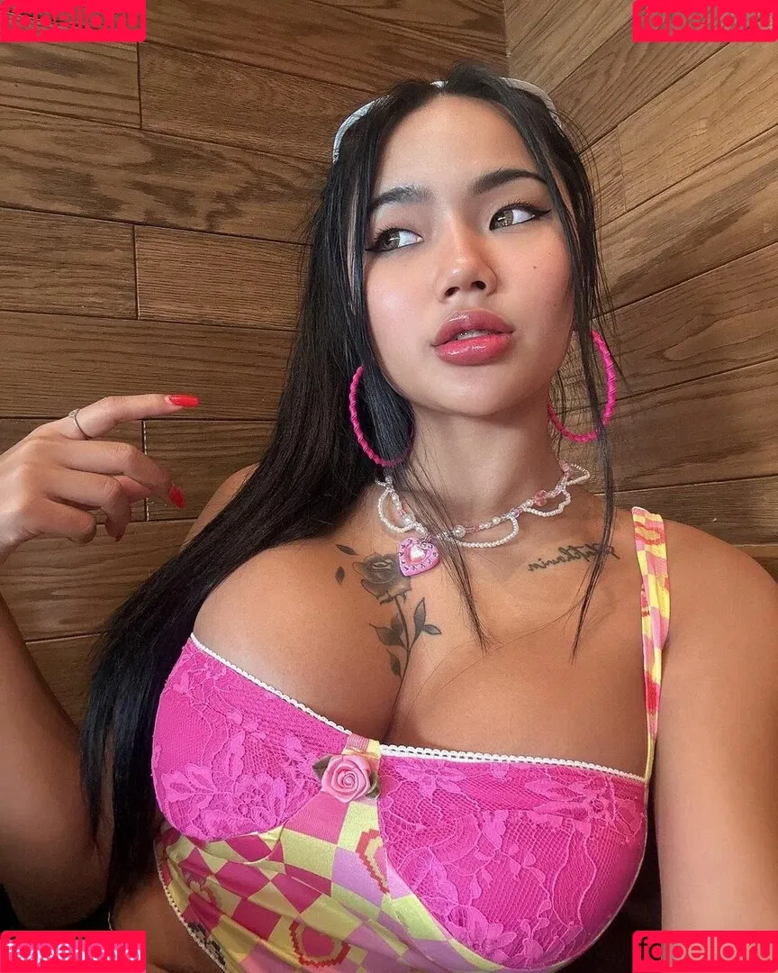 Praew Phatcharin Onlyfans Photo Gallery 