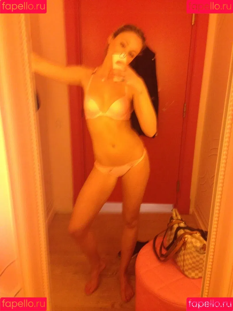 Katrina Bowden Onlyfans Photo Gallery 