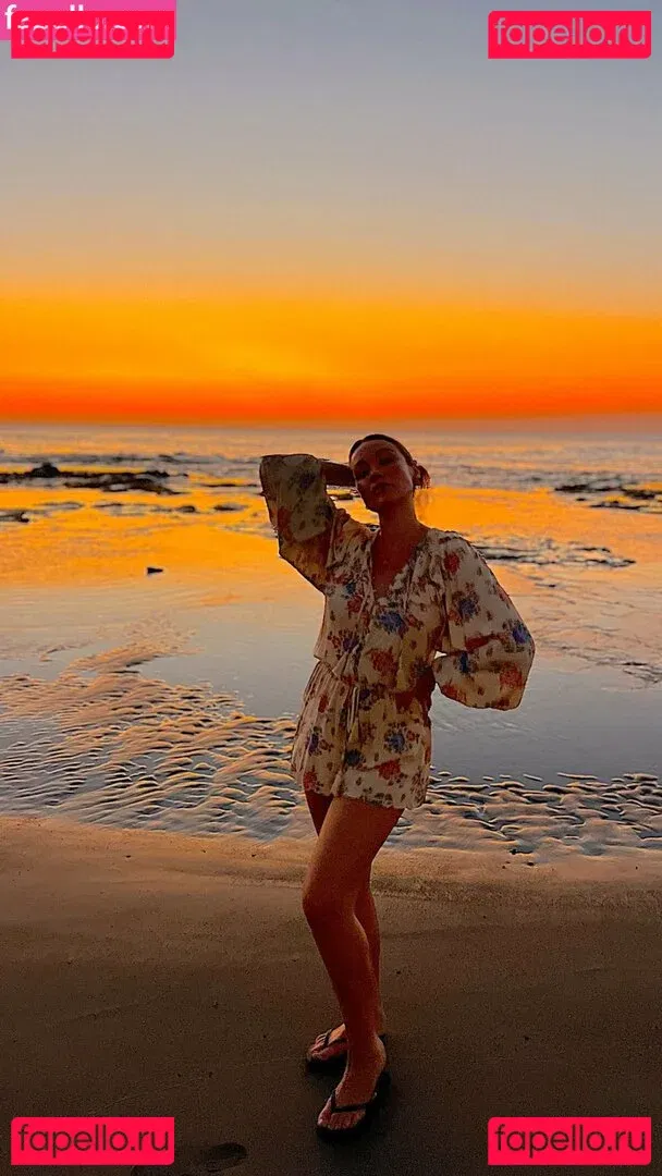 Katrina Bowden Onlyfans Photo Gallery 