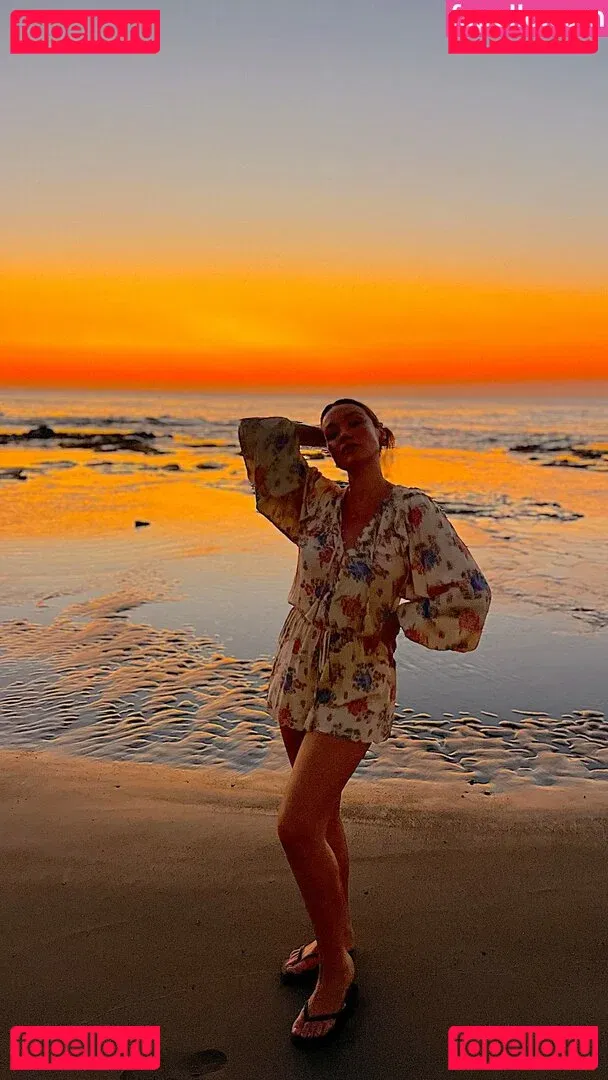 Katrina Bowden Onlyfans Photo Gallery 