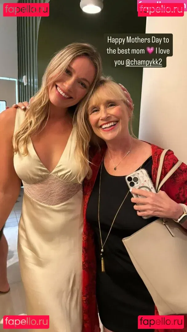 Katrina Bowden Onlyfans Photo Gallery 