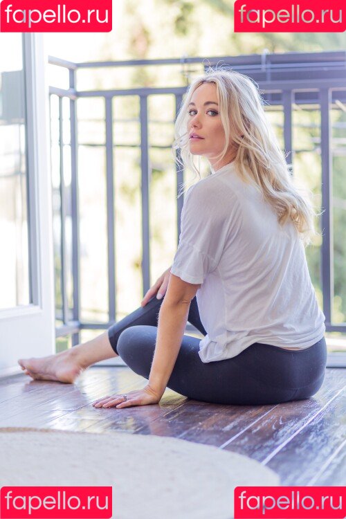 Katrina Bowden Onlyfans Photo Gallery 