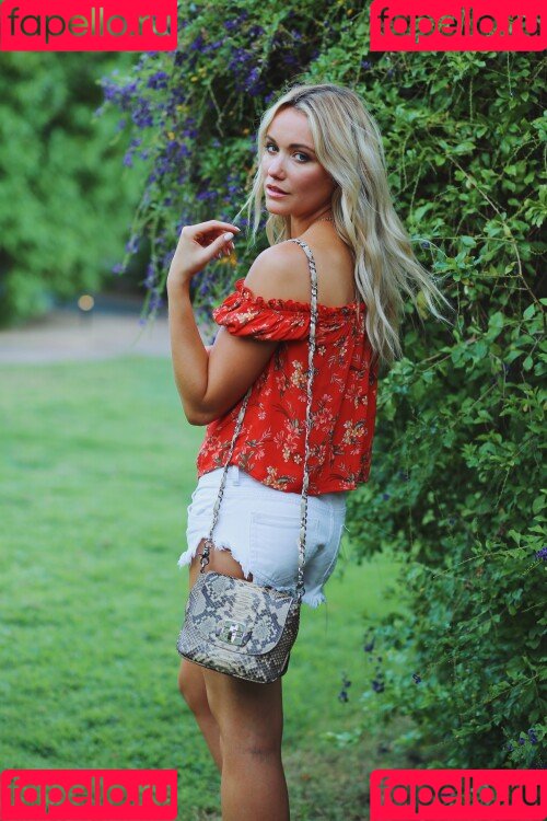 Katrina Bowden Onlyfans Photo Gallery 