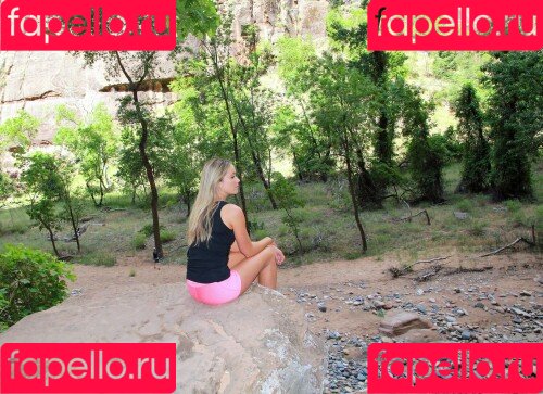 Katrina Bowden Onlyfans Photo Gallery 