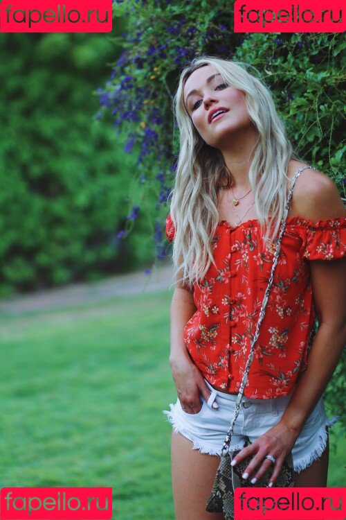 Katrina Bowden Onlyfans Photo Gallery 