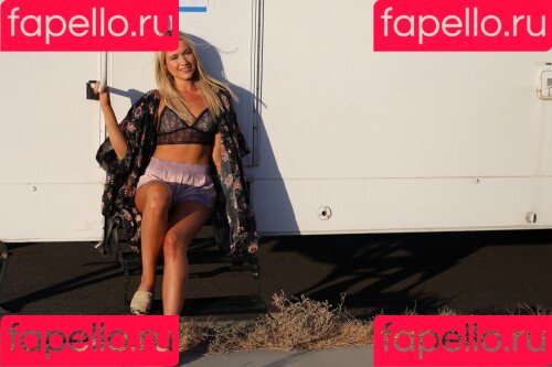 Katrina Bowden Onlyfans Photo Gallery 