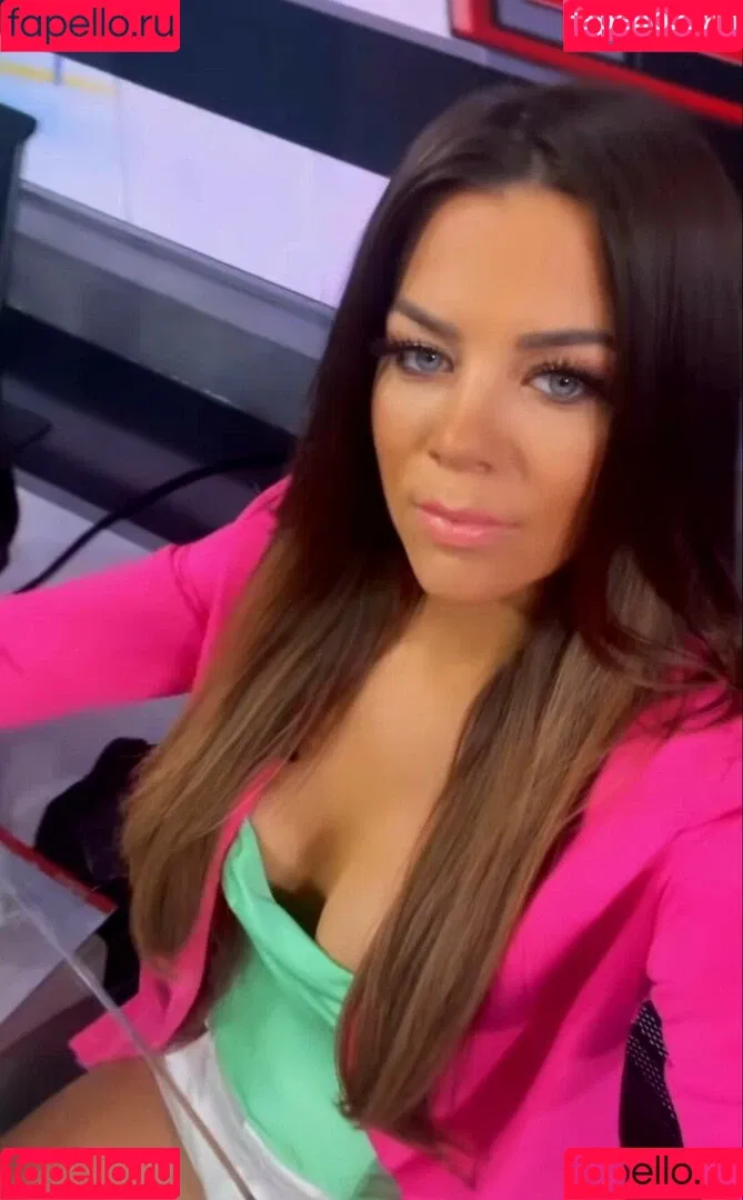 Jackie Redmond Onlyfans Photo Gallery 