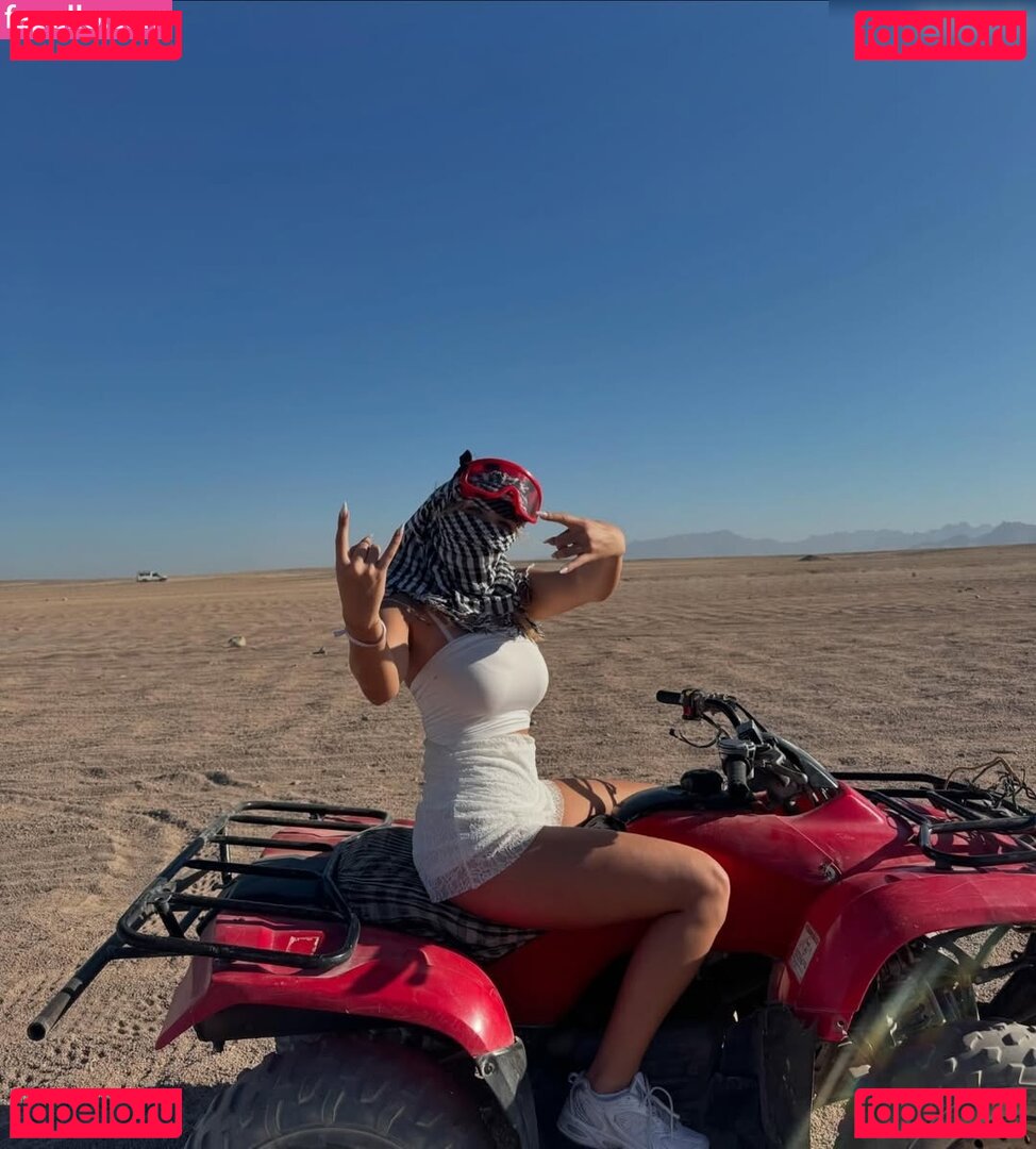 xFibii Onlyfans Photo Gallery 