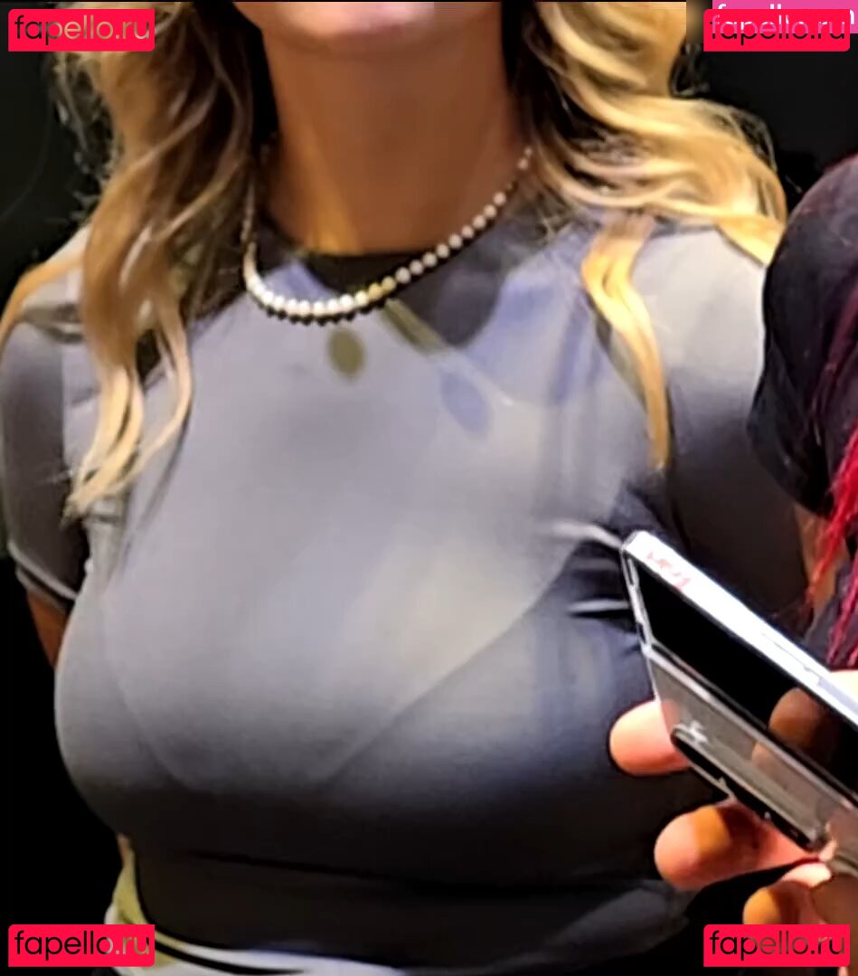 xFibii Onlyfans Photo Gallery 