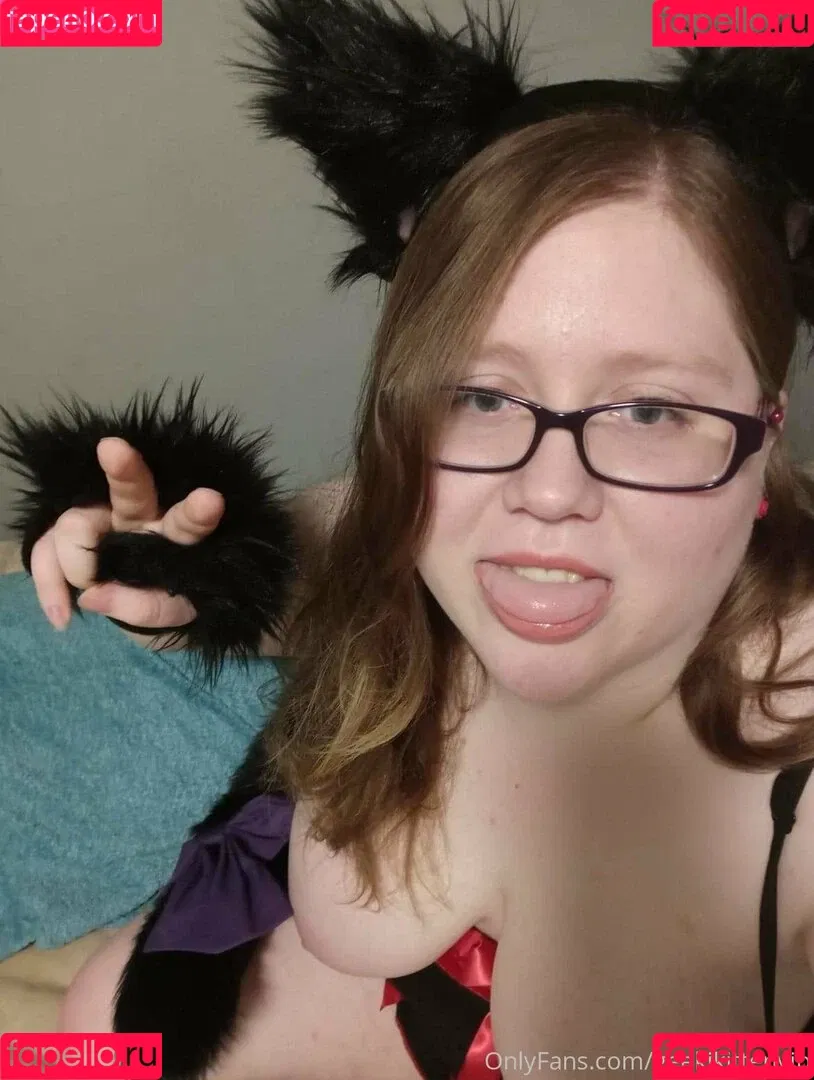 geekikittenvip Onlyfans Photo Gallery 