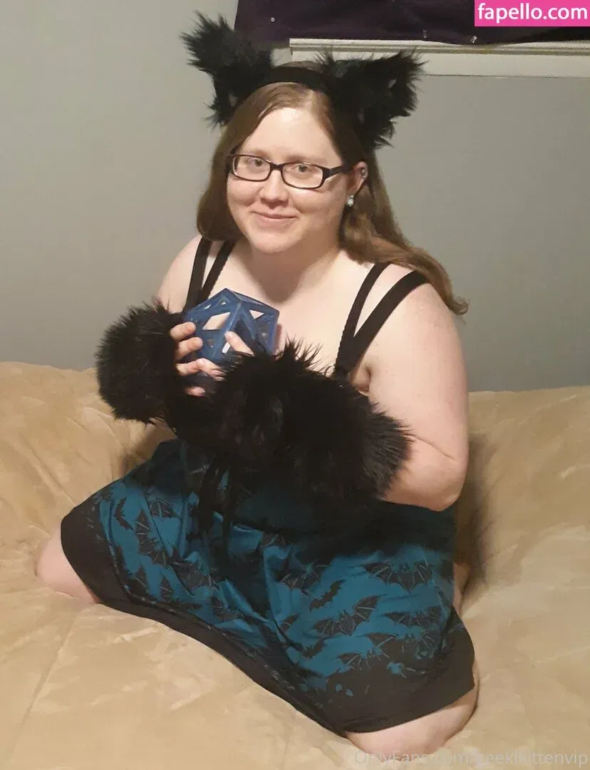 geekikittenvip Onlyfans Photo Gallery 