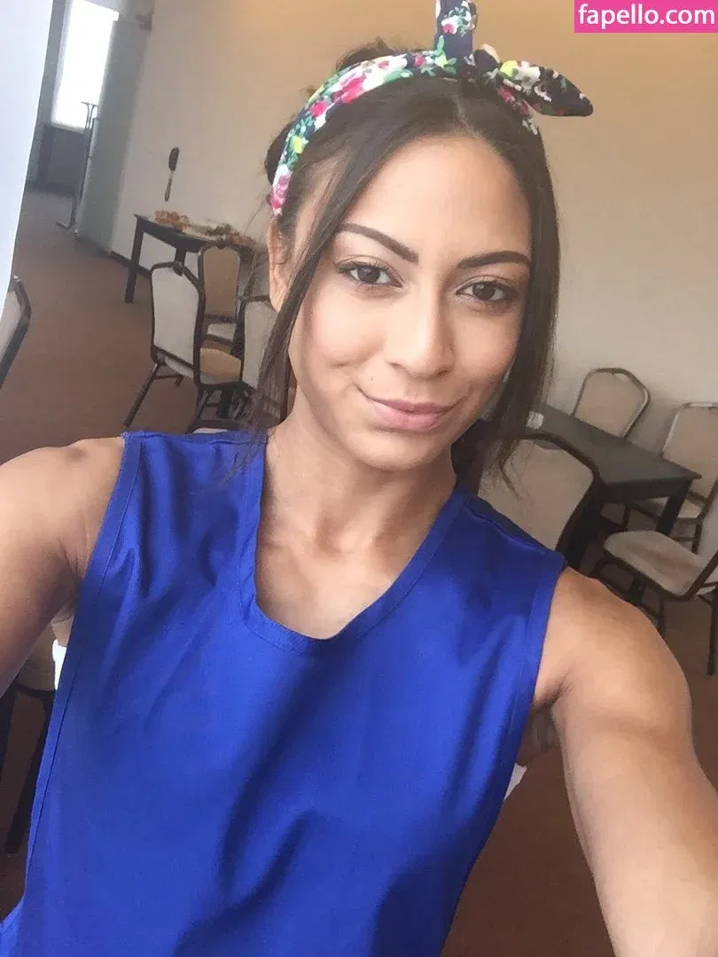 Islaha Onlyfans Photo Gallery 