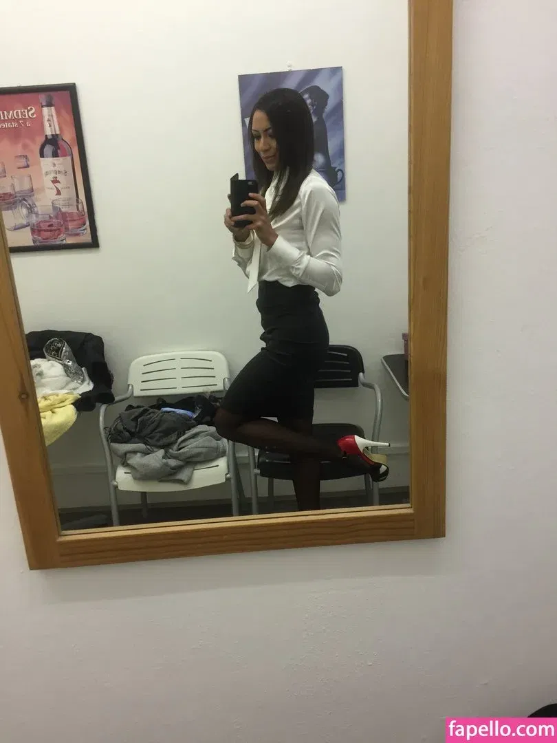 Islaha Onlyfans Photo Gallery 