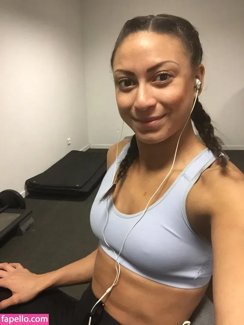 Islaha Onlyfans Photo Gallery 