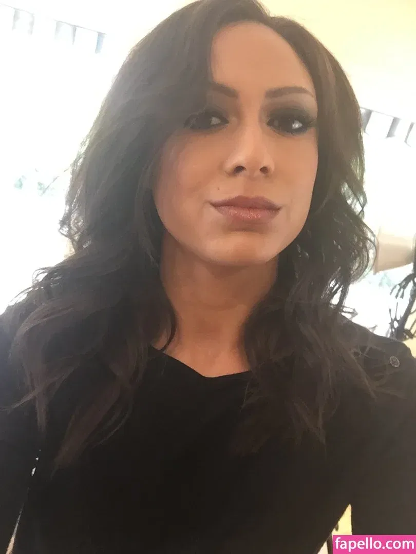 Islaha Onlyfans Photo Gallery 