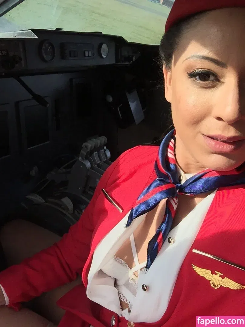 Islaha Onlyfans Photo Gallery 