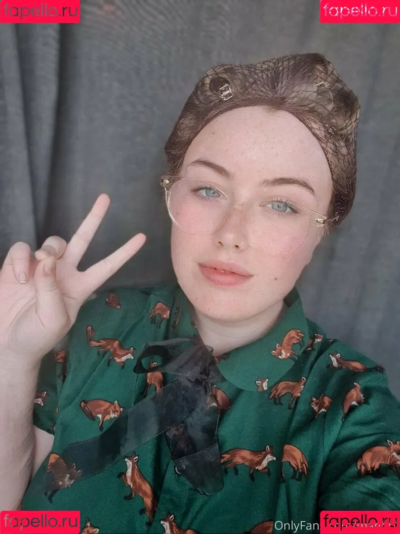 maebry Onlyfans Photo Gallery 