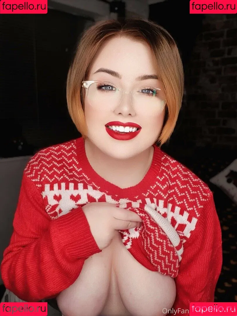 maebry Onlyfans Photo Gallery 
