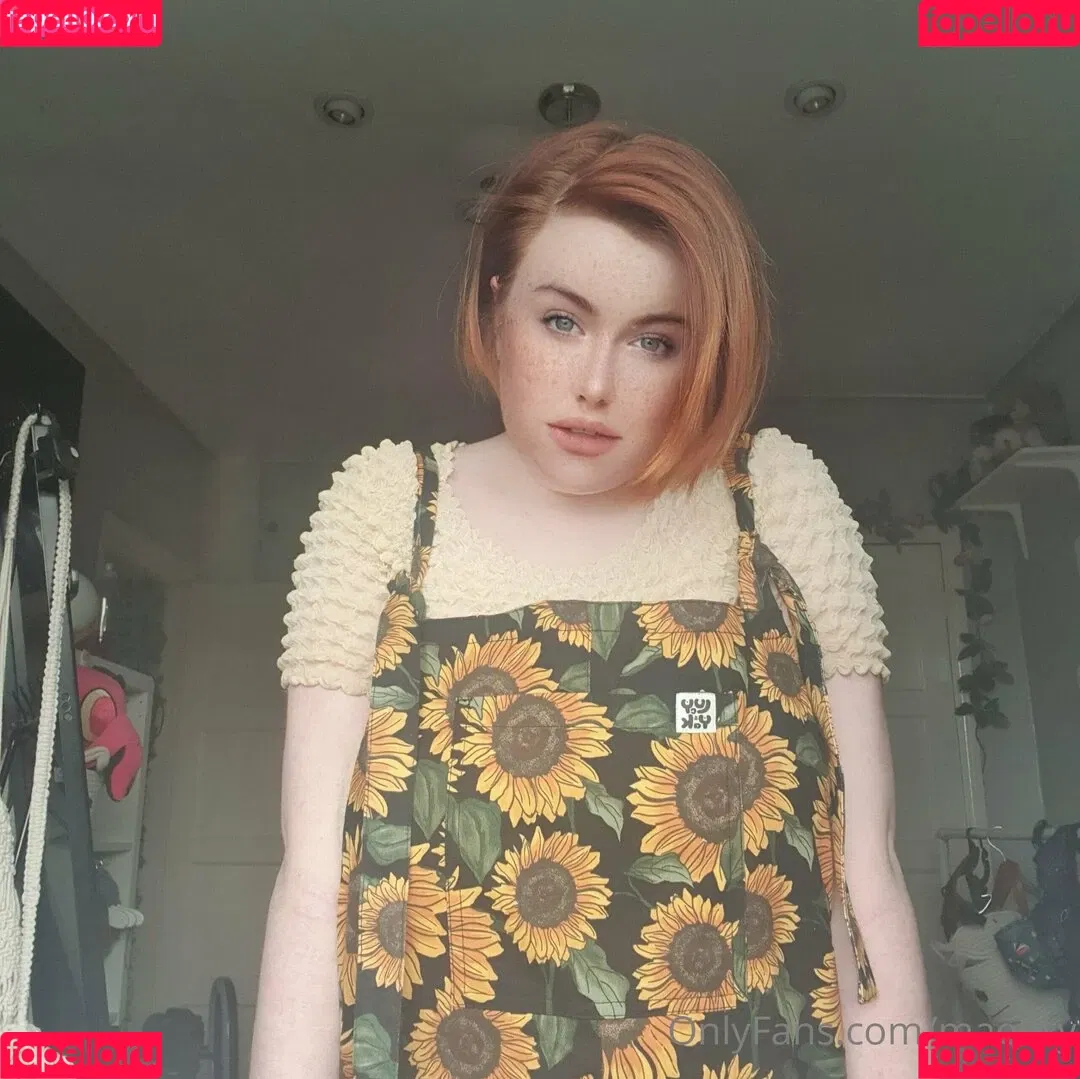 maebry Onlyfans Photo Gallery 
