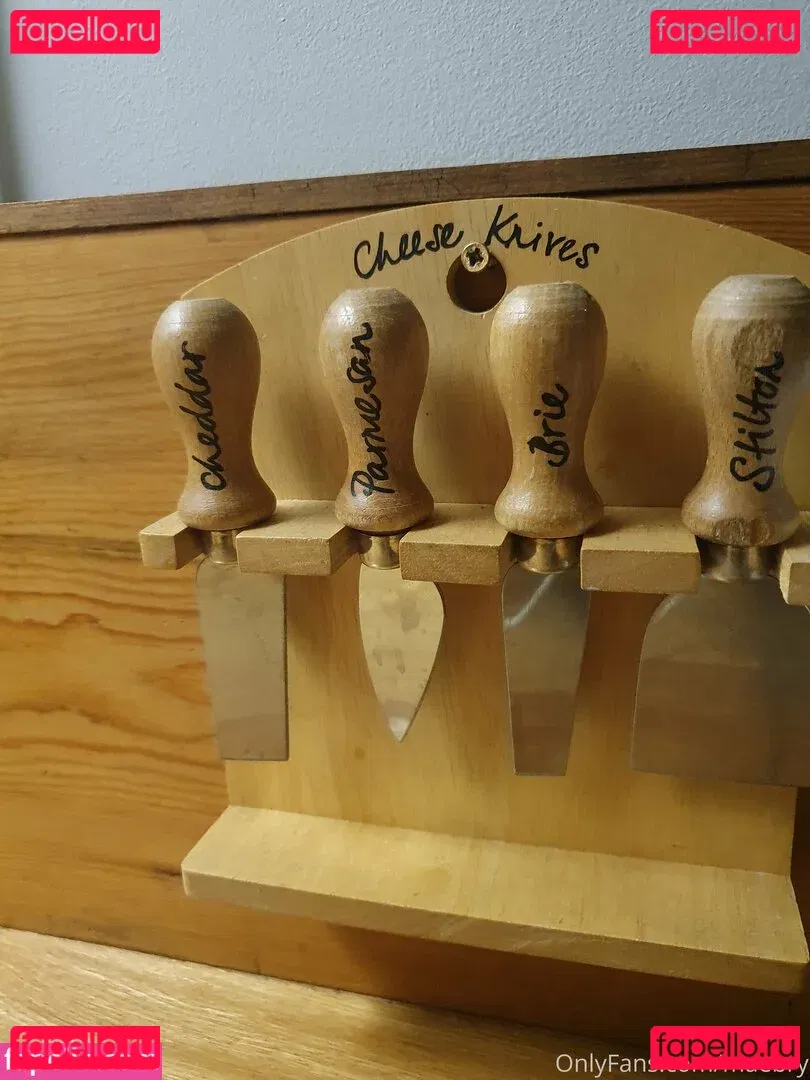 maebry Onlyfans Photo Gallery 