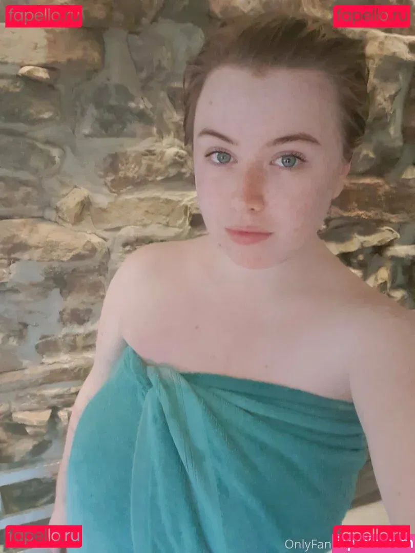 maebry Onlyfans Photo Gallery 