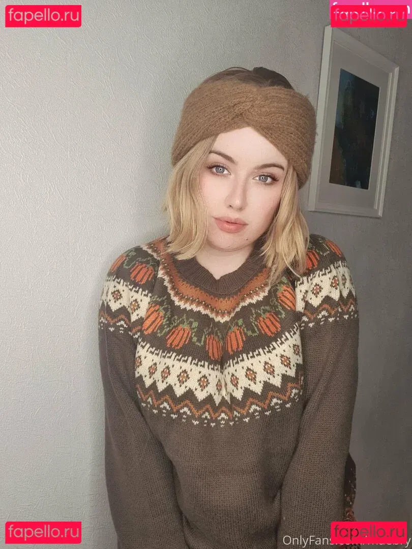 maebry Onlyfans Photo Gallery 