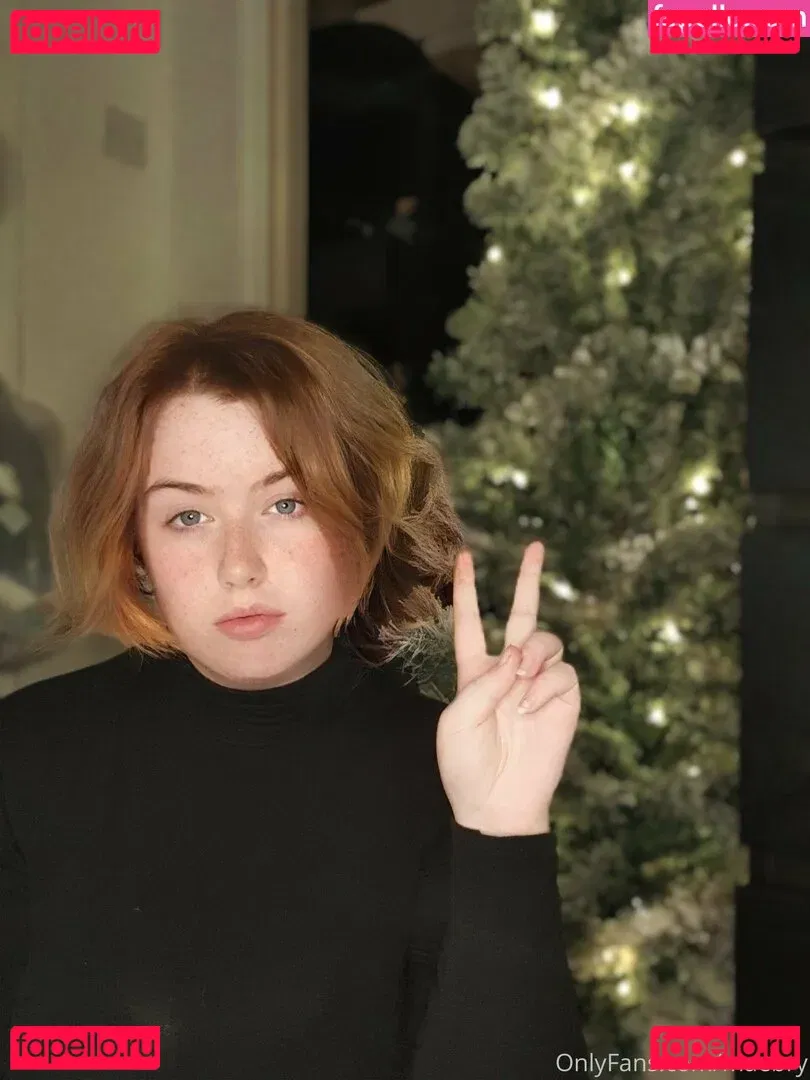 maebry Onlyfans Photo Gallery 