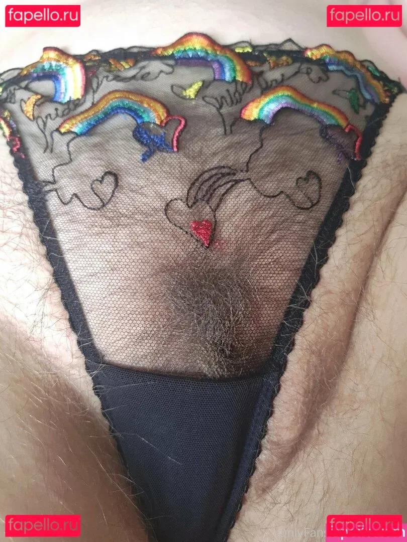 maebry Onlyfans Photo Gallery 