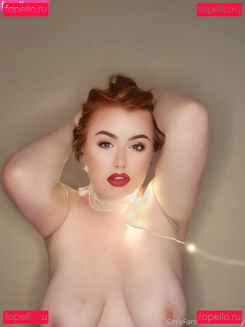 maebry Onlyfans Photo Gallery 